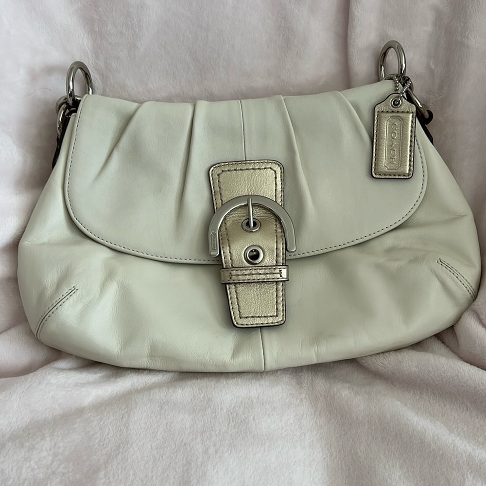 Coach bag cream and gold lavender inside